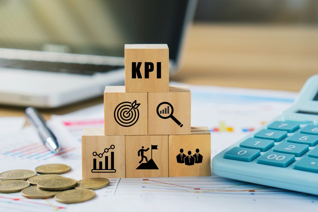 Content Strategy, marca personal y de empresa: ¿por dónde empezar? - kpi key performance indicator kpi icon on wooded 2023 11 27 05 24 25 utc 1024x683